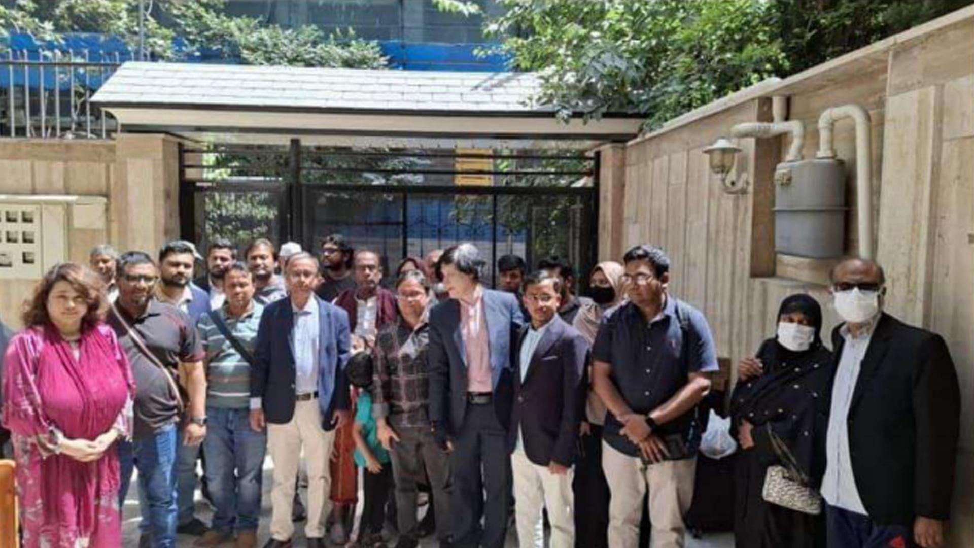 ইরান থেকে আসা ২৮ বাংলাদেশি এখন পাকিস্তানে